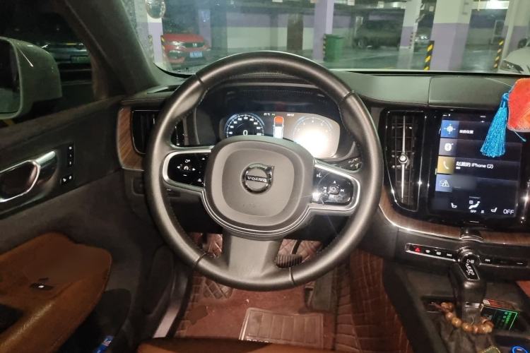 Used Volvo XC60 2021 T5 4x4 Smart Luxury Edition Steering Wheel
