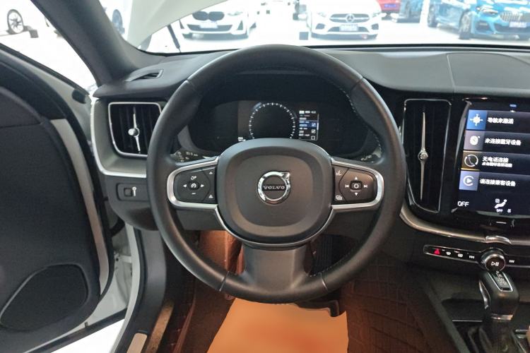 Used Volvo XC60 2021 T5 4x4 Smart Luxury Edition Steering Wheel