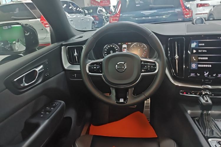 Used Volvo XC60 2021 T5 4x4 Smart & Advanced Sport Edition Steering Wheel
