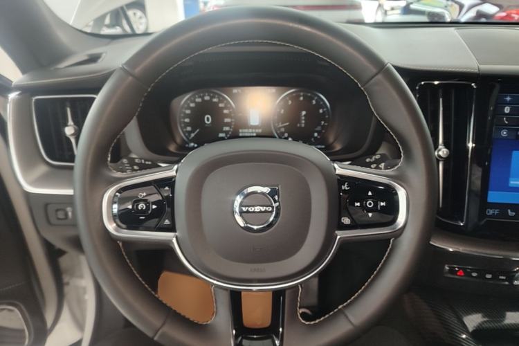 Used Volvo XC60 2021 T5 4x4 Smart & Advanced Sport Edition Steering Wheel