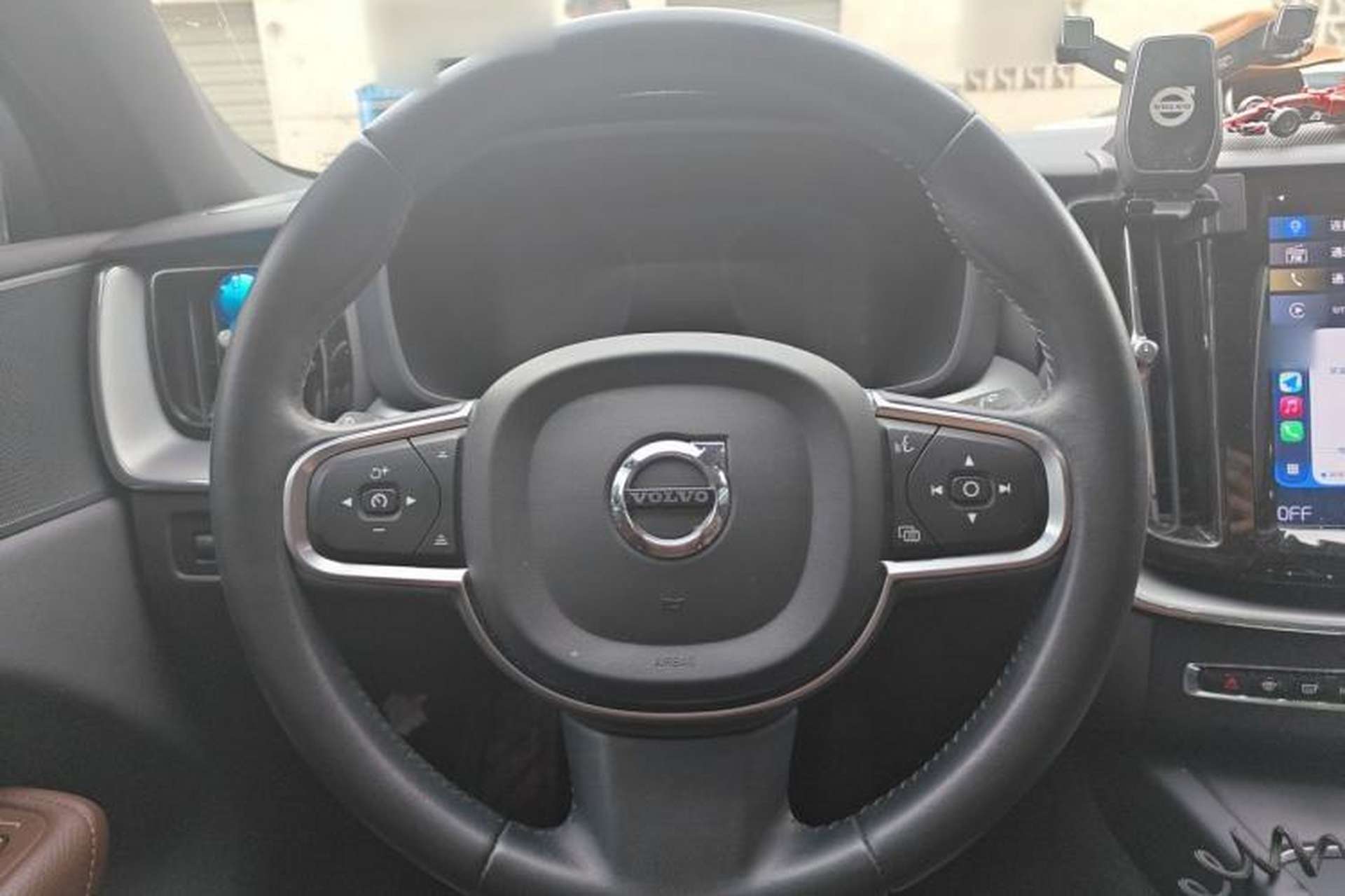 Used Volvo XC60 2021 T5 4x4 Smart Luxury Edition Steering Wheel