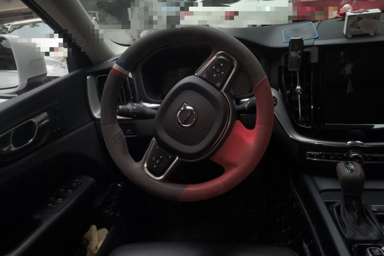 Used Volvo XC60 2021 T5 4x4 Smart Luxury Edition Steering Wheel