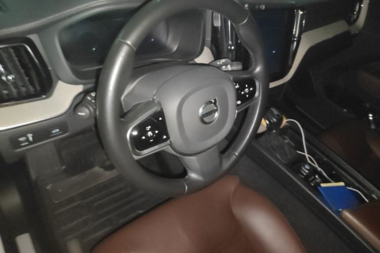 Used Volvo XC60 2021 T5 4x4 Smart Luxury Edition Steering Wheel