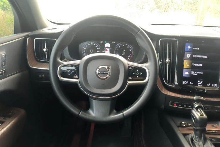 Used Volvo XC60 2021 T5 4x4 Smart Luxury Edition Steering Wheel