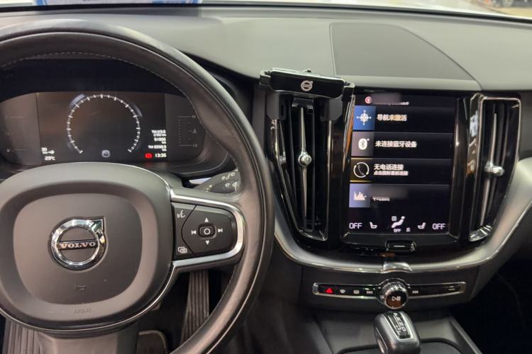 Used Volvo XC60 2021 T5 4x4 Smart Luxury Edition Steering Wheel