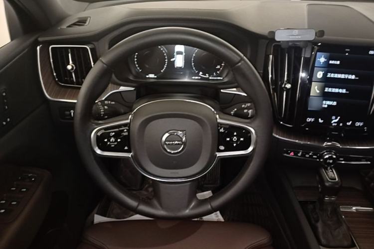 Used Volvo XC60 2021 T5 4x4 Smart Luxury Edition Steering Wheel