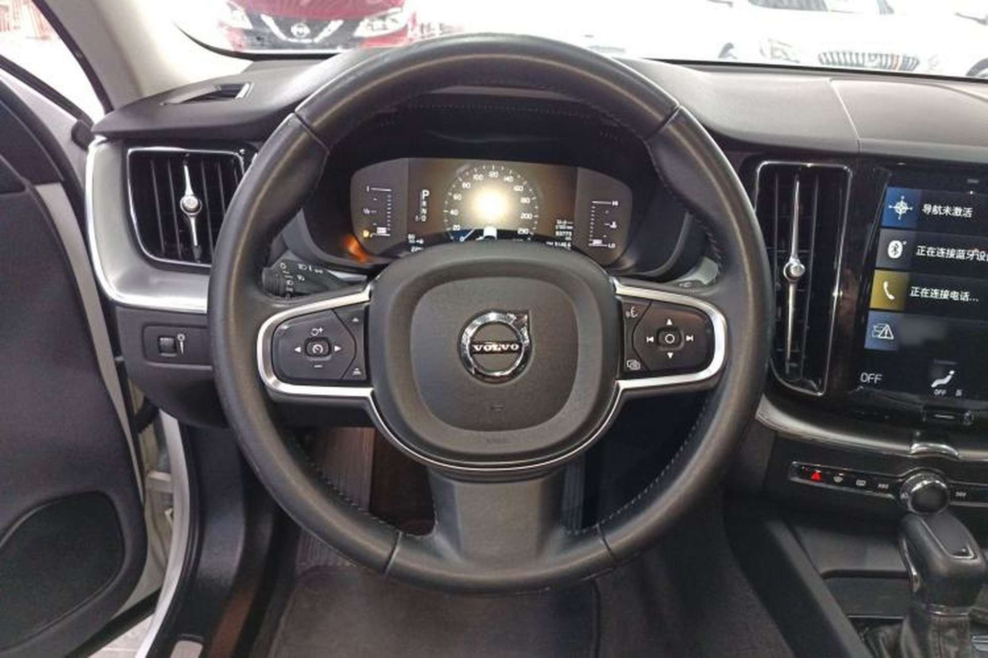 Used Volvo XC60 2021 T5 4x4 Smart Luxury Edition Steering Wheel