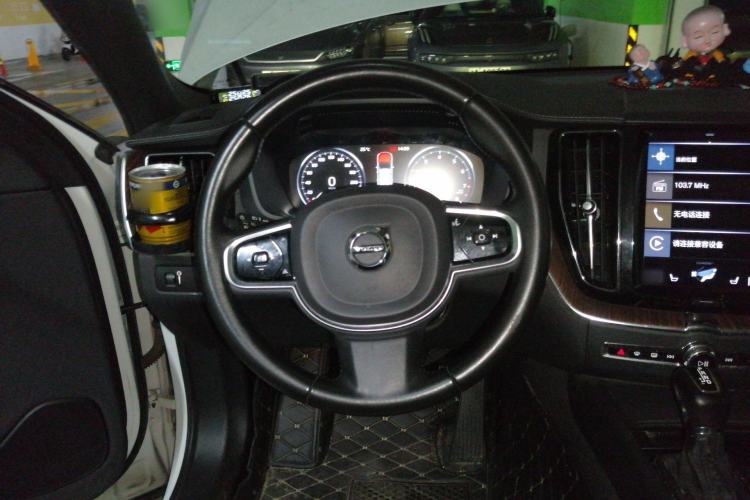 Used Volvo XC60 2021 T5 4x4 Smart Luxury Edition Steering Wheel