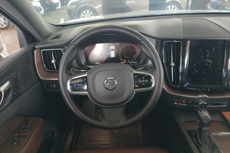 Used Volvo XC60 2021 T5 4x4 Smart Luxury Edition Steering Wheel