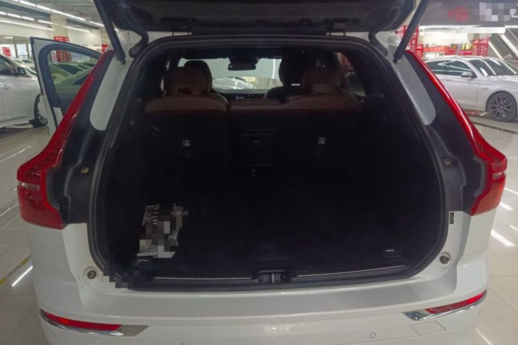 Used Volvo XC60 2021 T5 4x4 Smart Luxury Edition Trunk