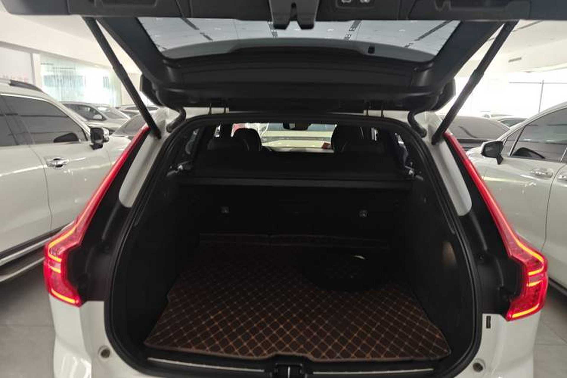 Used Volvo XC60 2021 T5 4x4 Smart Luxury Edition Trunk