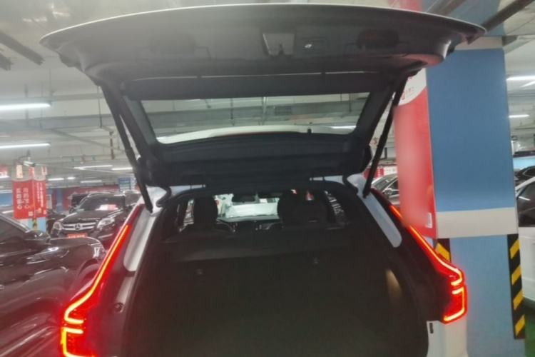 Used Volvo XC60 2021 T5 4x4 Smart Luxury Edition Trunk