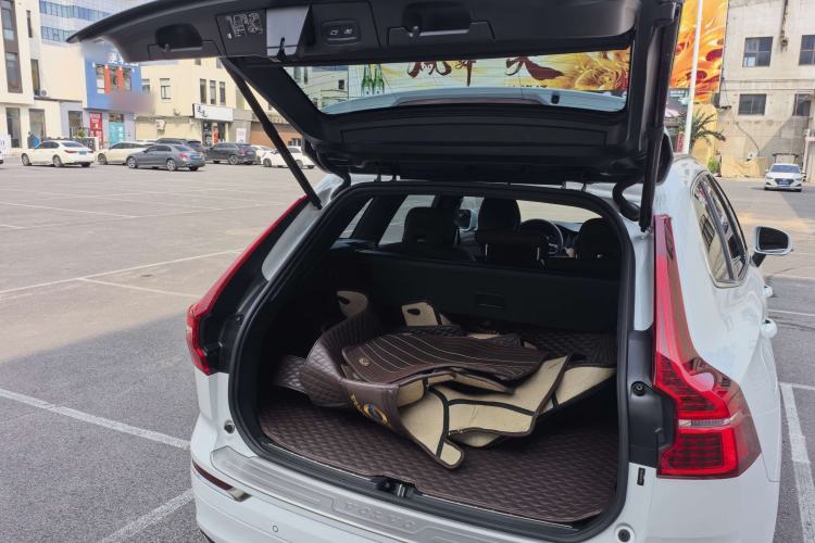 Used Volvo XC60 2021 T5 4x4 Smart Luxury Edition Trunk