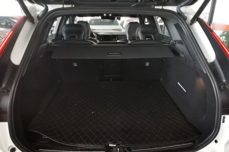 Used Volvo XC60 2021 T5 4x4 Zhiyi Sport Edition Trunk