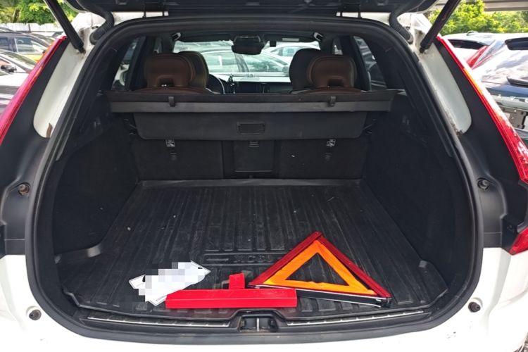 Used Volvo XC60 2021 T5 4x4 Smart Luxury Edition Trunk