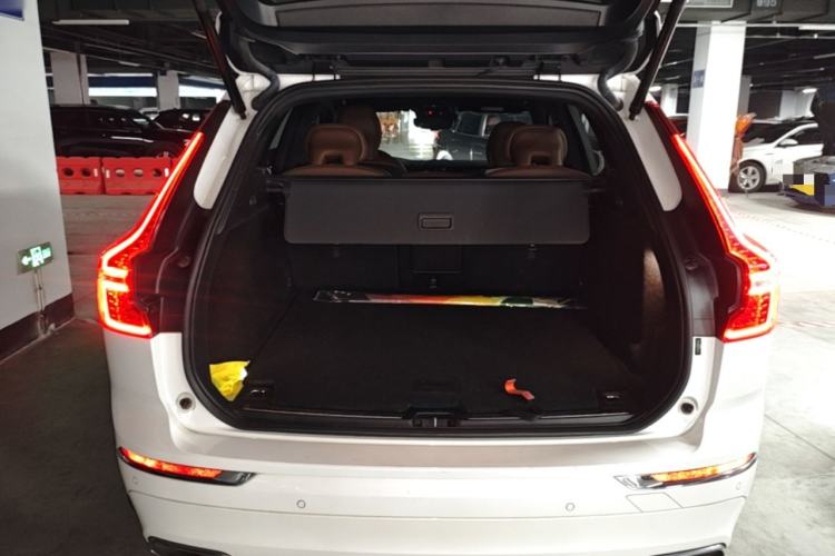 Used Volvo XC60 2021 T5 4x4 Smart Luxury Edition Trunk