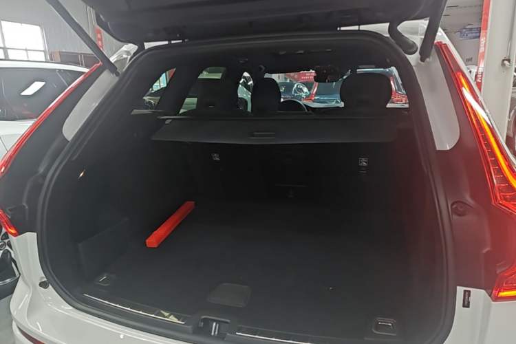 Used Volvo XC60 2021 T5 4x4 Smart & Advanced Sport Edition Trunk