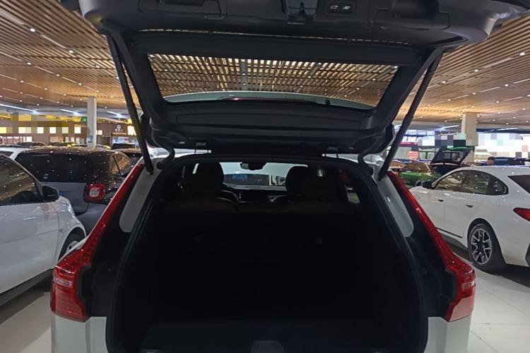 Used Volvo XC60 2021 T5 4x4 Smart Luxury Edition Trunk