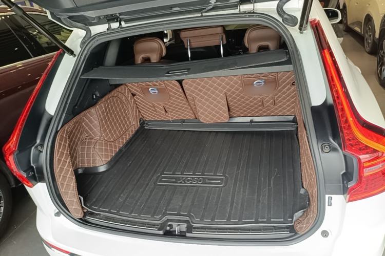 Used Volvo XC60 2021 T5 4x4 Smart Luxury Edition Trunk