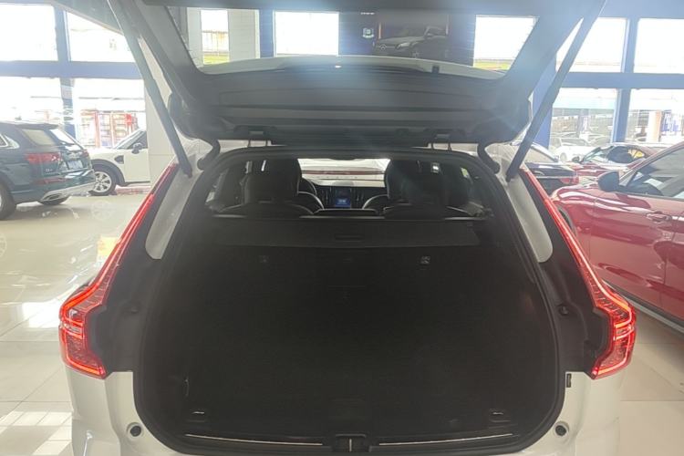 Used Volvo XC60 2021 T5 4x4 Smart & Advanced Sport Edition Trunk