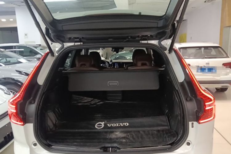 Used Volvo XC60 2021 T5 4x4 Smart Luxury Edition Trunk