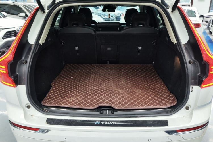 Used Volvo XC60 2021 T5 4x4 Smart Luxury Edition Trunk