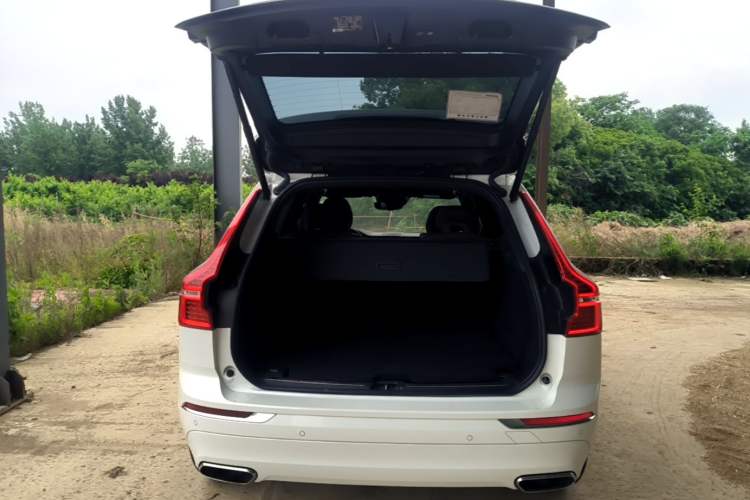 Used Volvo XC60 2021 T5 4x4 Smart Luxury Edition Trunk