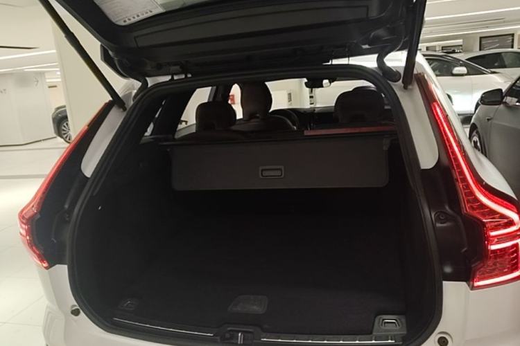 Used Volvo XC60 2021 T5 4x4 Smart Luxury Edition Trunk