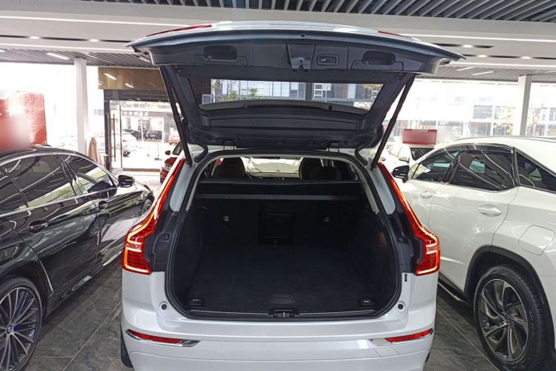 Used Volvo XC60 2021 T5 4x4 Smart Luxury Edition Trunk