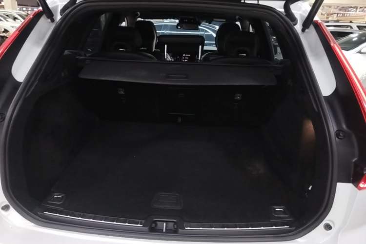 Used Volvo XC60 2021 T5 4x4 Zhiyi Sport Edition Trunk