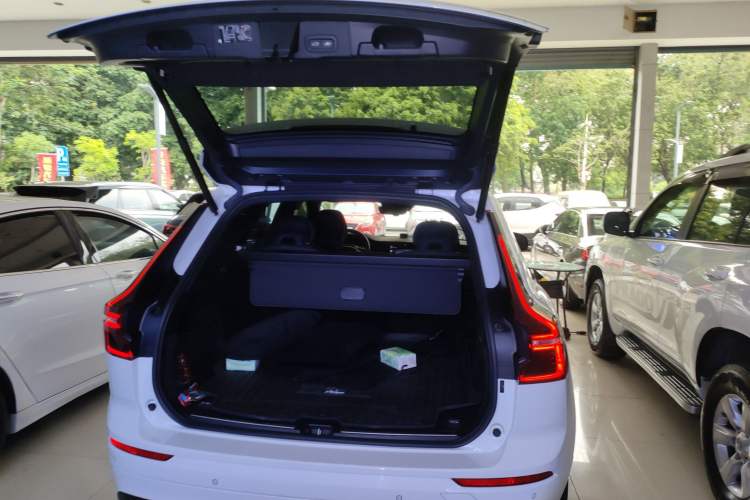 Used Volvo XC60 2021 T5 4x4 Zhiyi Sport Edition Trunk