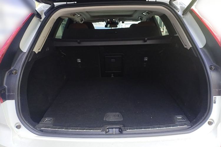 Used Volvo XC60 2021 T5 4x4 Smart Luxury Edition Trunk