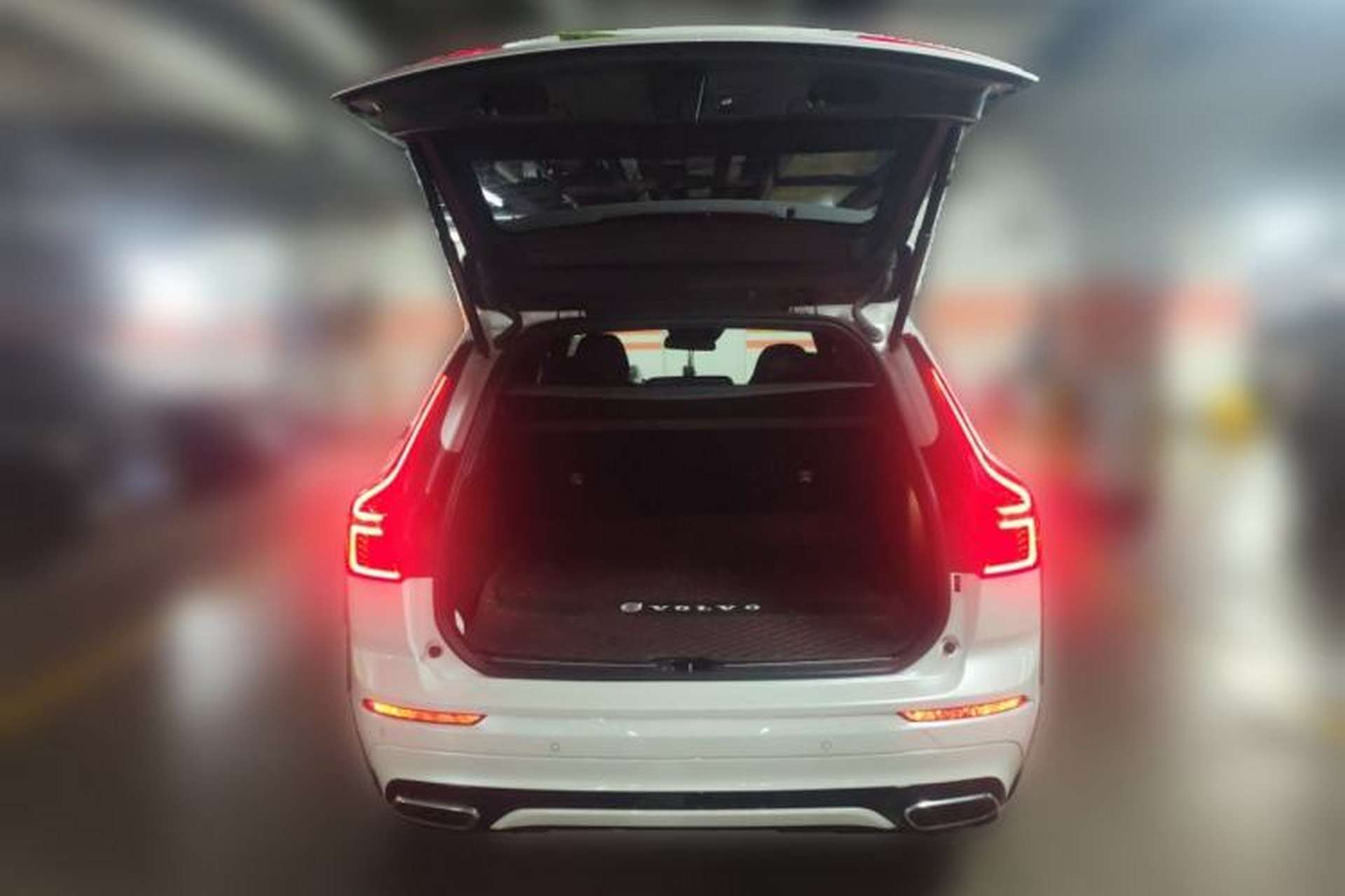 Used Volvo XC60 2021 T5 4x4 Zhiyi Sport Edition Trunk
