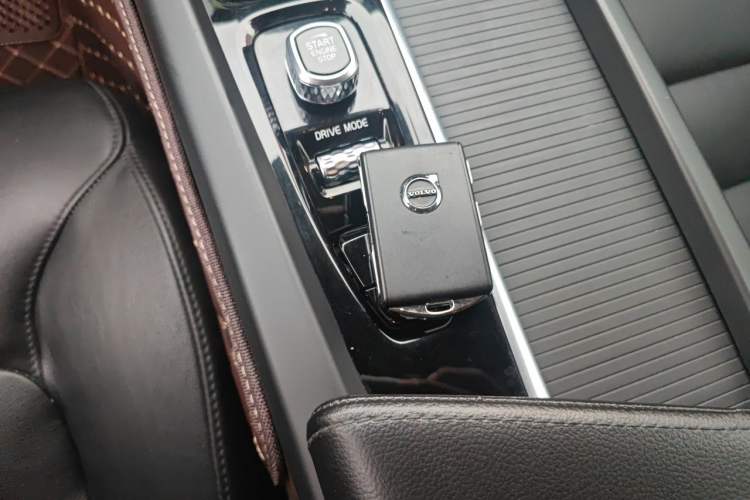 Used Volvo XC60 2021 T5 4x4 Zhiyi Sport Edition Vehicle Key