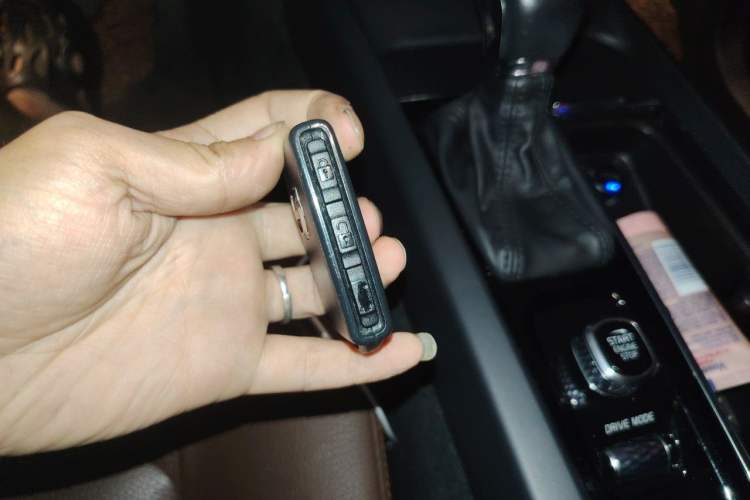 Used Volvo XC60 2021 T5 4x4 Smart Luxury Edition Vehicle Key