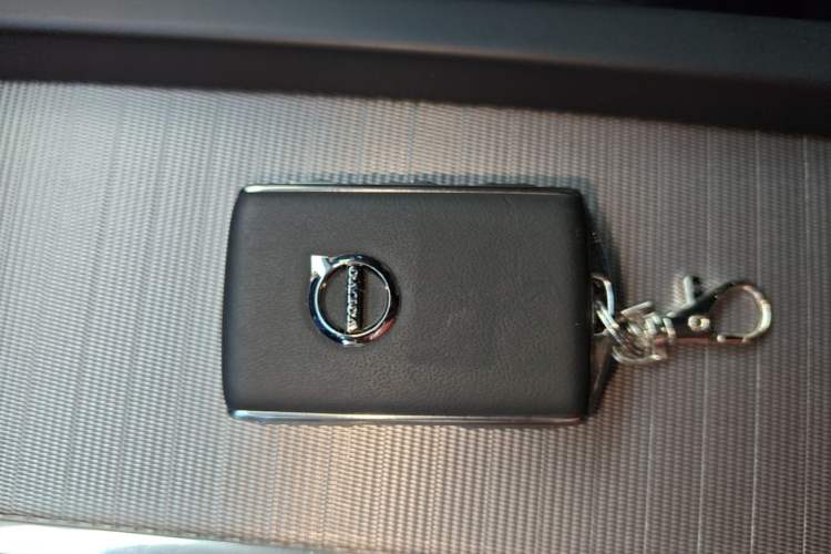 Used Volvo XC60 2021 T5 4x4 Smart & Advanced Sport Edition Vehicle Key