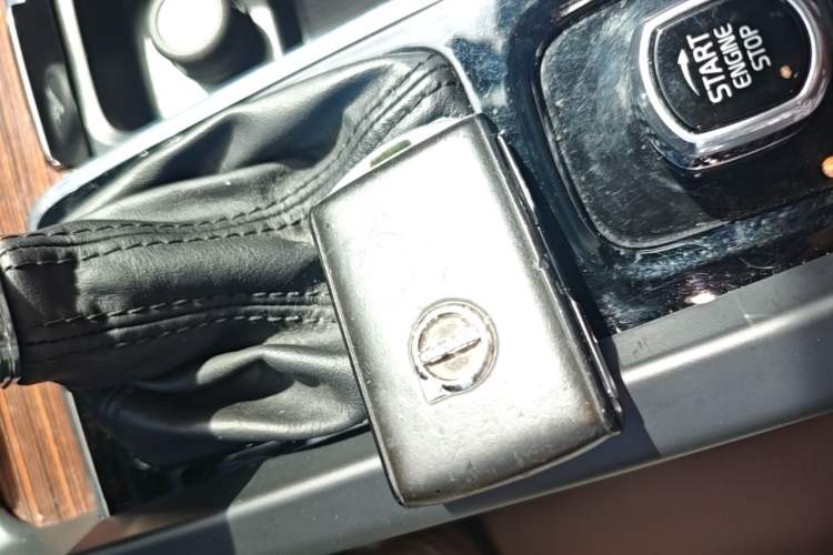 Used Volvo XC60 2021 T5 4x4 Smart Luxury Edition Vehicle Key