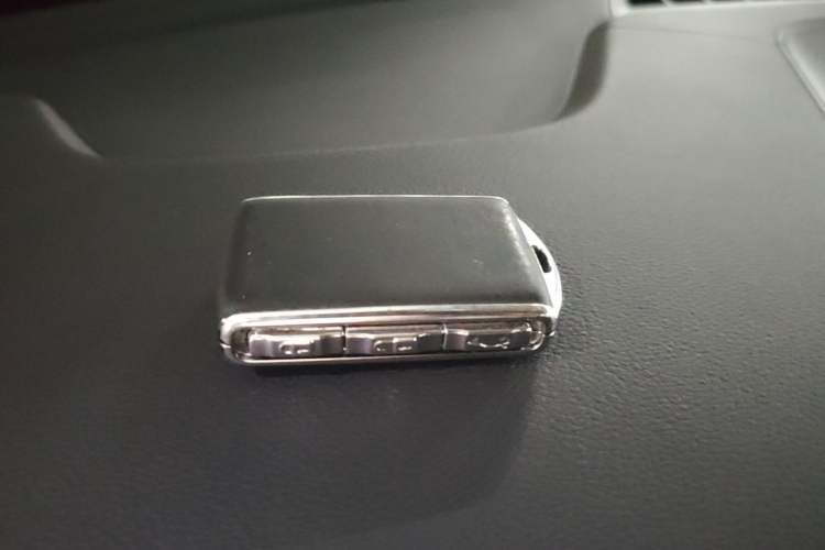 Used Volvo XC60 2021 T5 4x4 Smart Luxury Edition Vehicle Key
