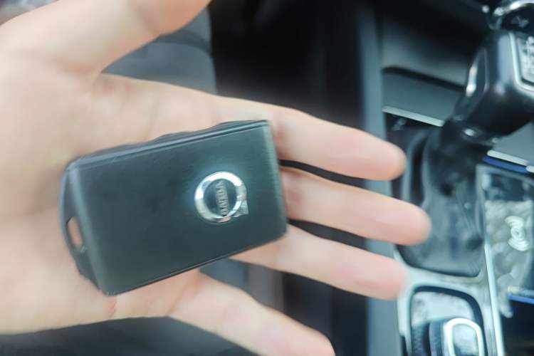 Used Volvo XC60 2021 T5 4x4 Smart Luxury Edition Vehicle Key