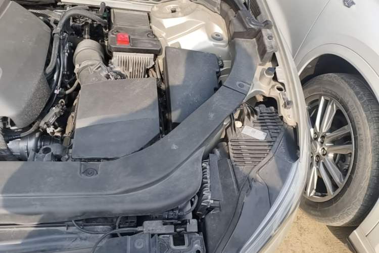Used Volvo XC60 2021 T5 4x4 Smart Luxury Edition Engine Bay Left