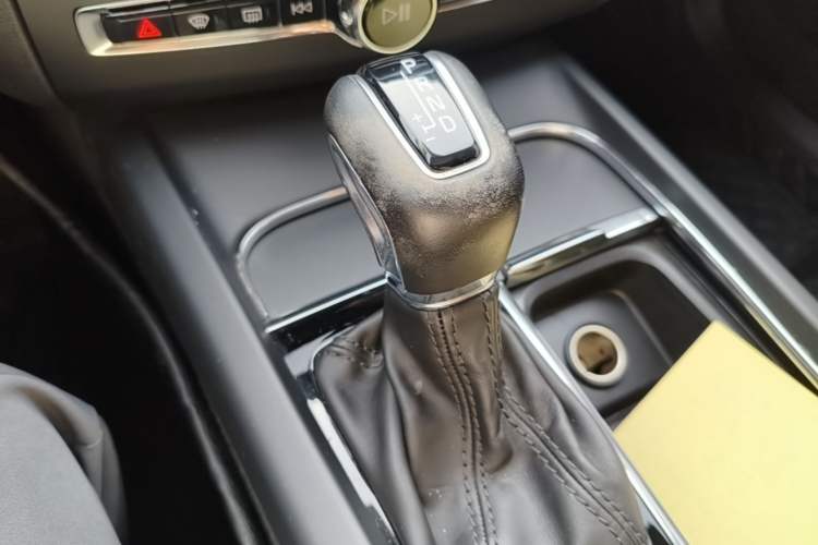Used Volvo XC60 2021 T5 4x4 Smart Luxury Edition Gear Lever