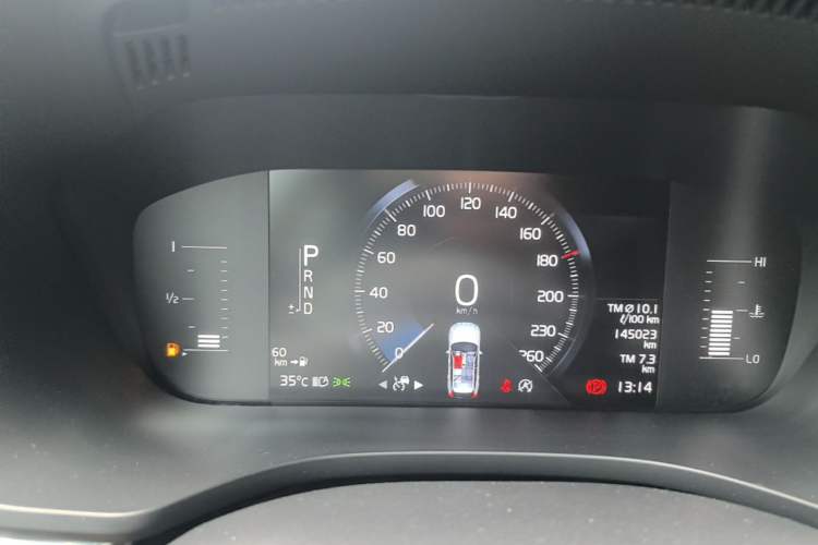 Used Volvo XC60 2021 T5 4x4 Smart Luxury Edition Instrument Cluster