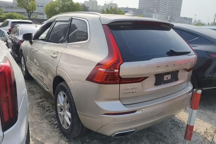 Used Volvo XC60 2021 T5 4x4 Smart Luxury Edition Rear Left 45 Deg