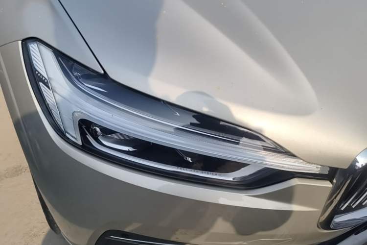 Used Volvo XC60 2021 T5 4x4 Smart Luxury Edition Right Front Headlight