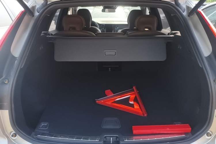 Used Volvo XC60 2021 T5 4x4 Smart Luxury Edition Trunk