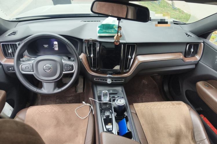 Used Volvo XC60 2022 B5 4x4 Zhiyi Luxury Edition Center Console