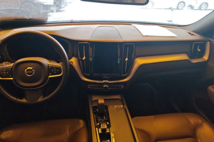 Used Volvo XC60 2022 B5 4x4 Zhiyi Luxury Edition Center Console