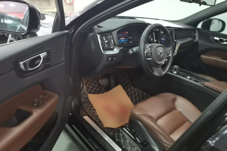 Used Volvo XC60 2022 B5 4x4 Zhiyi Luxury Edition Driver Seat
