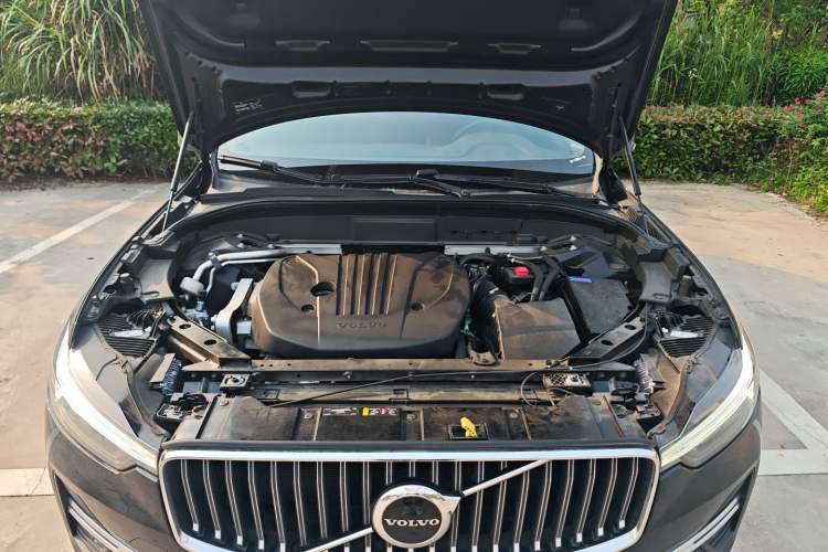 Used Volvo XC60 2022 B5 4x4 Zhiyi Luxury Edition Engine Bay