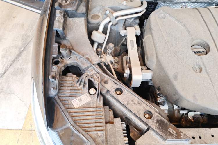 Used Volvo XC60 2022 B5 4x4 Zhiyi Luxury Edition Engine Bay Right